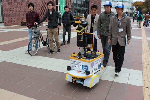 屋外でのロボット走行実験